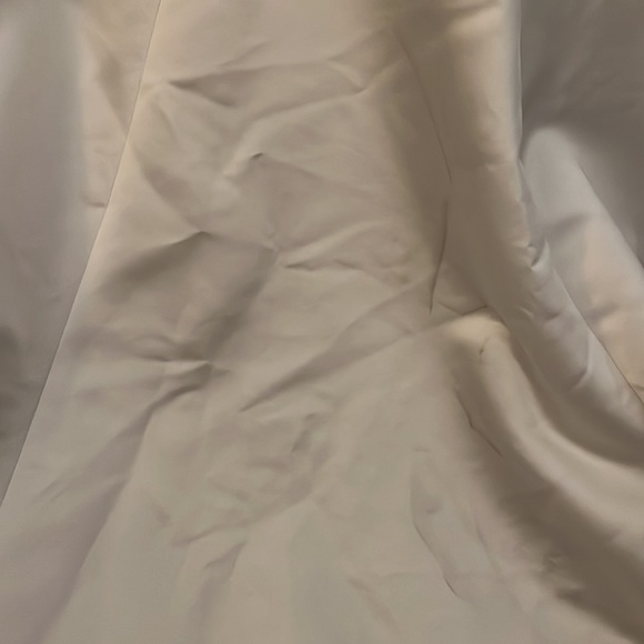 Monique Lhuillier Astrid Wedding Bridal Gown size 10 - Picture 6 of 10